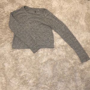 GREY LONG SLEEVE SWEATER